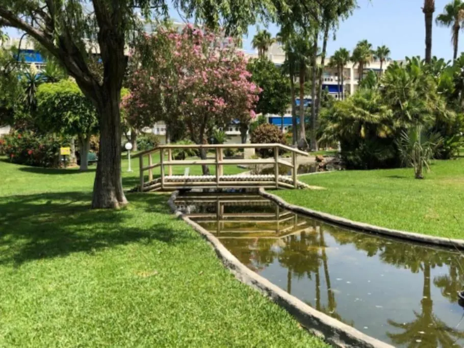 Eden Costa Lago Primera Linea De Mar Torremolinos Spain